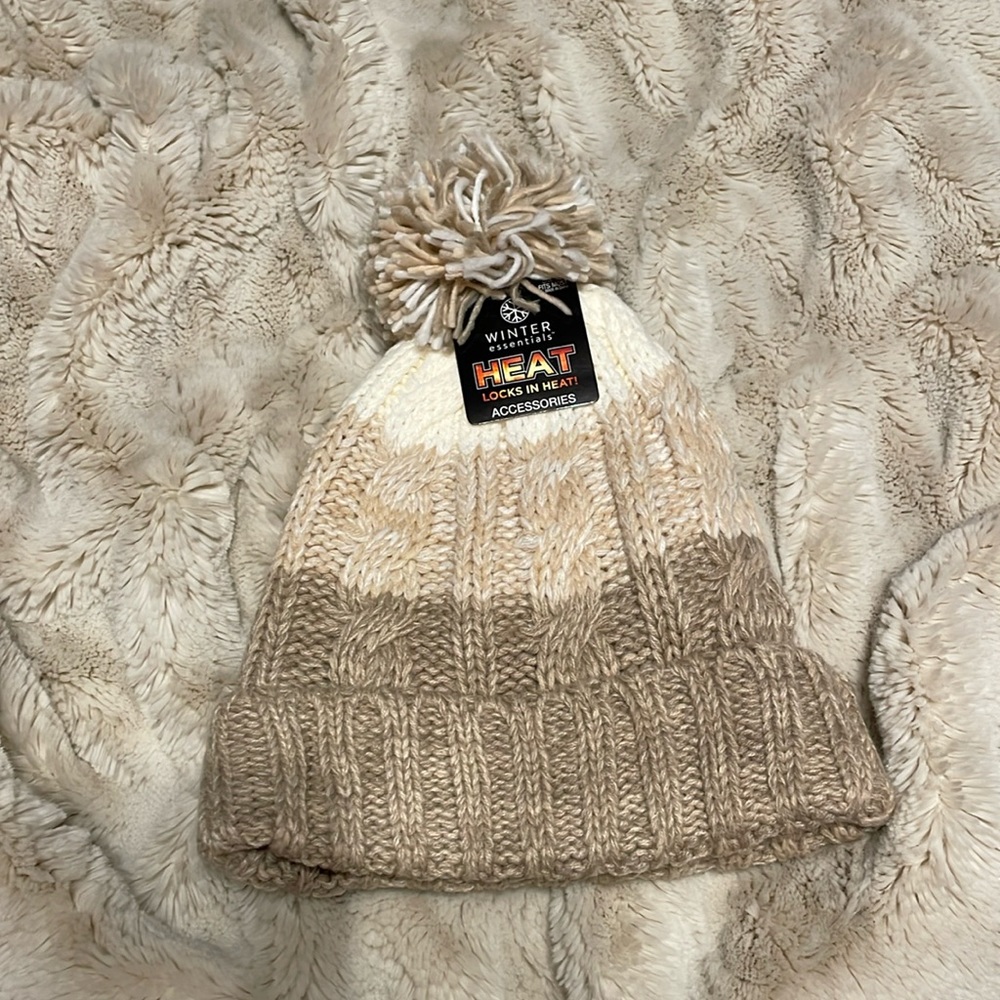 Women’s cream winter fleece lined beanie